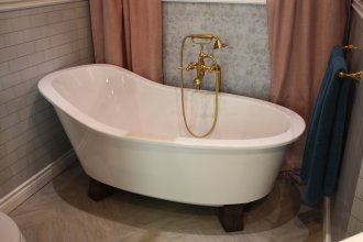 A Modern Take on an Old Concept: Freestanding Bathtubs