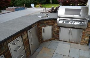 Alderwood Landscaping outdoor kitchen