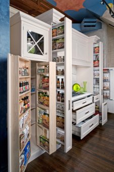 How to get the most pantry storage from a small space