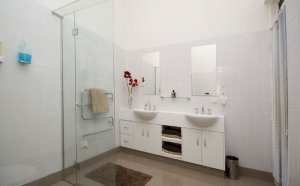 Simple bathroom Designs For Small Spaces