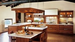 Smart island and an elegant table turn Certosa into a beautiful eat-in kitchen