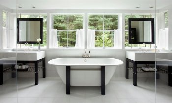 Transitional bathroom in black and white